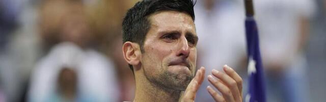NOVAK U ZAVOJU! Panika među navijačima! (FOTO)