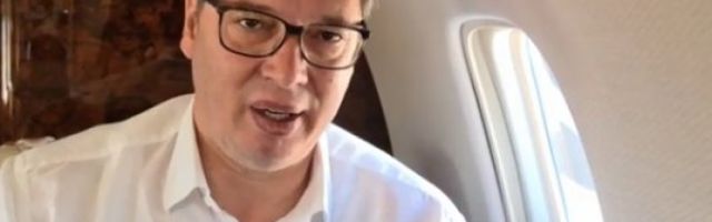 VUČIĆ PORUČIO IZ AVIONA! Evo šta je rekao tokom leta za Francusku!