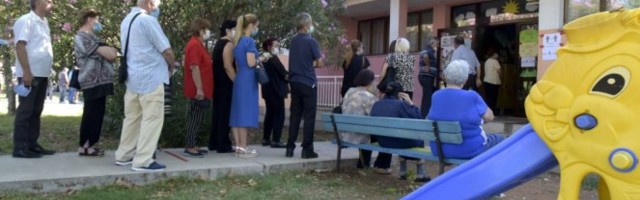 USTALA JE CRNA GORA! Nezapamćeni redovi za glasanje u Podgorici (FOTO/VIDEO)