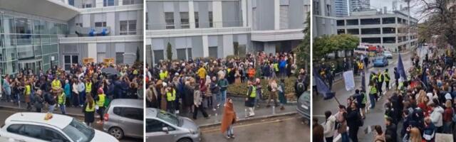 "Urgentno ispred Urgentnog": Protest studenata Medicinskog fakulteta (VIDEO)