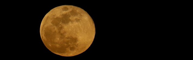 NASA: Voda pronađena na površini svetle strane Meseca