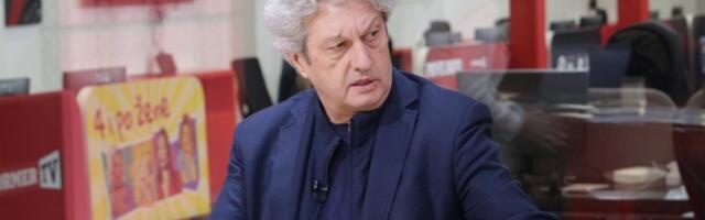 Haos u emisiji uživo: Milomir Marić doveo belog maga u studio (FOTO)