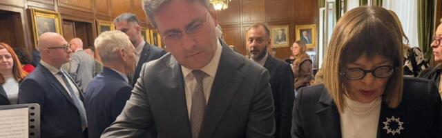 Selaković u Matici srpskoj na zasnivanju "Poklon biblioteke Rusije" i otvaranju izložbe