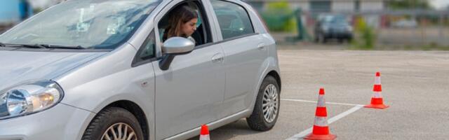 Auto-škole u PROBLEMU? Mladi beže od vozačke: Preskupo i prekomplikovano!