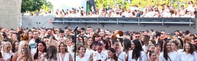 ADI ŠOŠE VEČERAS ODRŽAVA KONCERT U BEOGRADU! Sve je spremno za veselu noć, pogledajte kadrove sa lica mesta