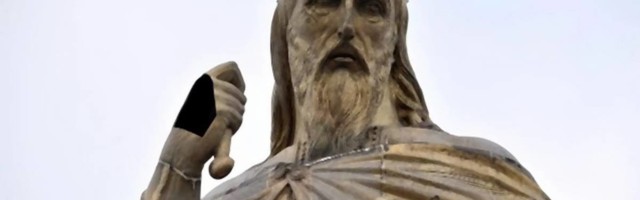 Spomenik Stefanu Nemanji otvoren po mraku - koji nije sakrio veliki propust organizatora