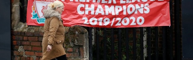 Premijerligaši se dogovorili da sezonu završe na neutralnim terenima, Vlada pomoću fudbala diže moral uplašene nacije