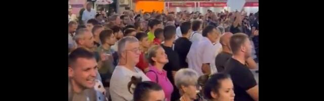 Sa jedne strane otac, sa druge sin – protest pokazao koliko je zemlja podeljena