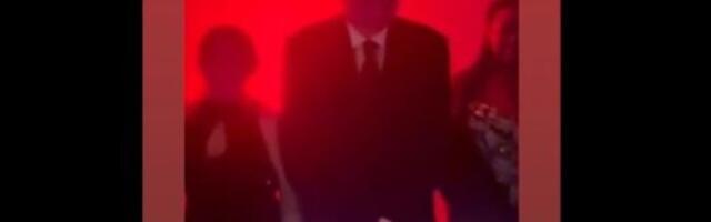 Srbiji sankcije, a Šutanovac pušta Cecu na diplomatskom prijemu: Skandal ambasadora Srbije u SAD (FOTO, VIDEO)