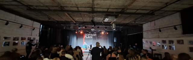 “Jurnjava za srećom proizvodi prazninu”: Održana promocija knjige Milana Damjanca „Još ovo ti fali za sreću“