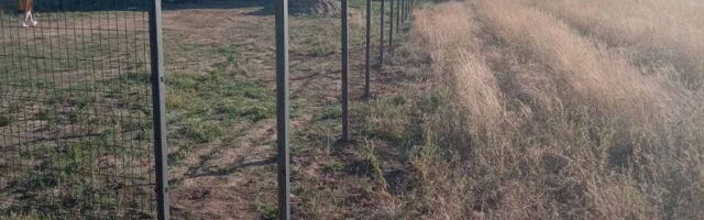 KUĆE I IMANJA U VIČI PONOVO NA METI LOPOVA Sa tek renoviranih imanja odnose panele i ograde (FOTO)
