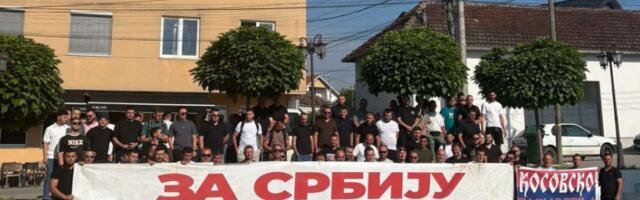 Срби са КиМ стигли у Опланиће и дочекали председника Вучића