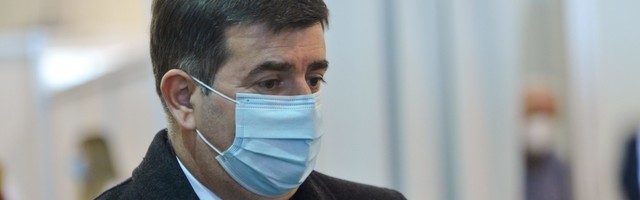 Mirsad Đerlek: Nosićemo maske još četiri meseca