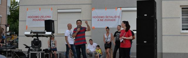 Na protestu u Panteleju poručili: "Ne odustajemo dok se celo naselje ne uredi"