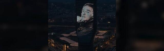 U ČAST VELIKOG UMETNIKA! Na Kuli Beograd oživljeno sećanje na legendarnog Moma Kapora! (VIDEO)