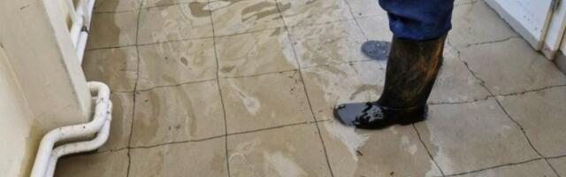 NEMAR BLOKADERA POPLAVIO ŠKOLU: Sramne slike iz TŠ "Mileva Marić Ajnštajn" u Novom Sadu (FOTO)