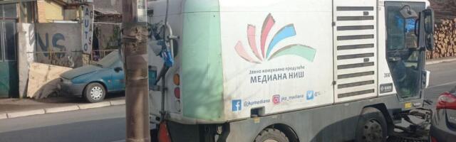 Vozilo JKP “Mediana” čisti ulice u Knjaževcu pred izbore