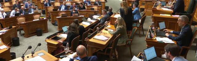 U ŠVAJCARSKOM PARLAMENTU PRVI PUT OTVORENO PITANJE UGROŽENOSTI SRBA NA KiM: Otvorena debata o KFOR-u i ljudskim pravima (VIDEO)