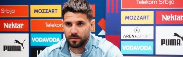 ŠTA SE OVO DEŠAVA? Ceo svet priča o potezu Mitrovića, pobesneo na trenera pa uradio nešto neočekivano (VIDEO)