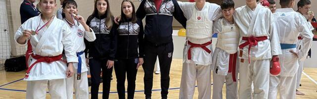 Tri medalje za karatiste „Užica“