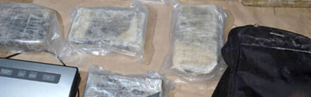 Полиција запленила три килограма кокаина и муницију, ухапшена два мушкарца