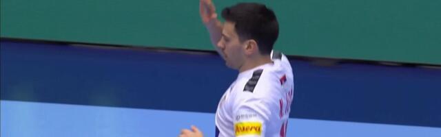 Ilić golom sa pola terena doneo prednost Srbiji