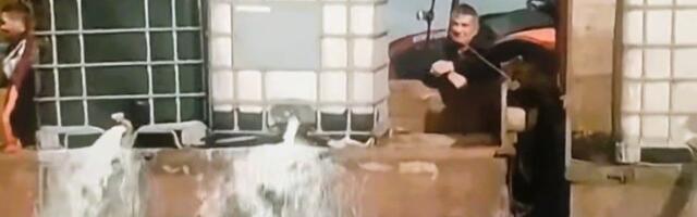 Blokada Ibarske magistrale u Mrčajevcima i dalje traje