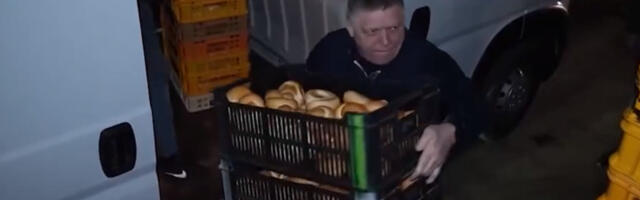 Fico radio noćnu smenu u pekari: Premijer Slovačke snimljen kako istovaruje gajbe (VIDEO)