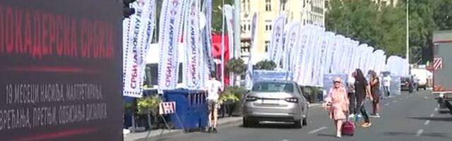 Pripreme SNS za skup: Ograde, šatori, kontejner "Blokaderska Srbija", a popodne roboti Milutin i Dragutin