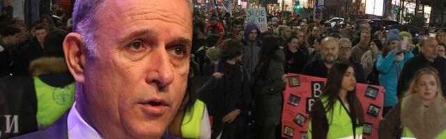 OGLASILO SE VJT U BEOGRADU O SASLUŠANJU ZDRAVKA PONOŠA: Obavljen informativni razgovor zbog neistinitih navoda da je na protestu upotrebljen zvučni top