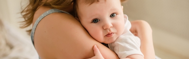 Beba prepoznaje i voli mamin i tatin zagrljaj - nauka je potvrdila