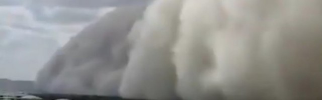 APOKALIPSA U KINI: Zastrašujući snimci, peščana oluja progutala grad! (VIDEO)