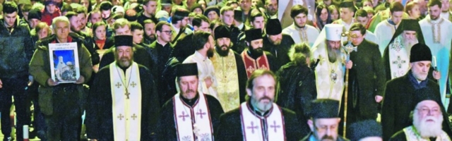 NEMA PREDAJE BRAĆO! Održana prva litija u Baru nakon ublažavanja mera