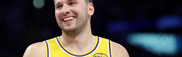 NAJEMOTIVNIJI TRENUTAK ZA NBA ZVEZDU Luka Dončić blista od sreće: Objavio sliku novorođene ćerke: Neobično ime će posebno oduševiti sve