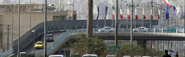 Иранска валута пала на нови рекордни минимум