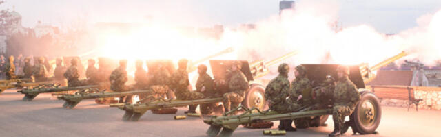 Почасна артиљеријска паљба поводом Дана државности