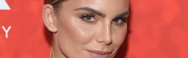 Nina Seničar sa mužem na crvenom tepihu ZASENILA sve u Los Anđelesu: Srpkinja u bordo haljini blista, glumac u odelu koje retko ko sme da ponese (VIDEO)