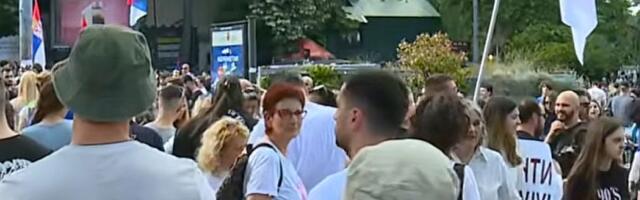 UŽIVO VIDEO: Protest na Slaviji, veliki broj građana pristiže na skup