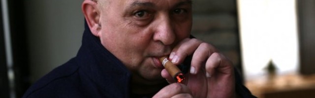 ZAŠTO MAJMUN DRŽI...? Otvoreno pismo Ivana Radovanovića Komisiji za žalbe Saveta za štampu, koji nije glasao o žalbi koju je podneo
