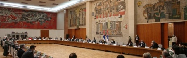 SRBIJU OČEKUJE PET NOVIH MERA? Sutra sednica Kriznog štaba, a ovi predlozi će se naći na stolu!