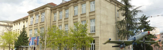 Budući vazduhoplovci moraju sami da kupe udžbenike