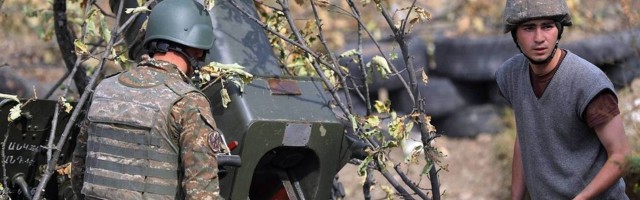 Postignut sporazum o prekidu rata u Karabahu, u Jerevanu protesti