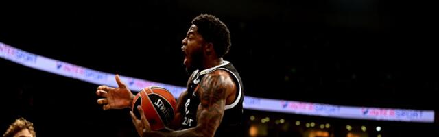 Navijač Partizana provocirao Tajrika Džonsa, umalo došlo do sukoba: Tenzije u Areni posle novog poraza crno-belih