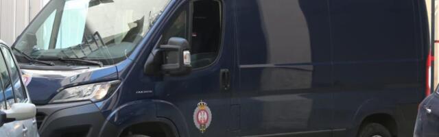 UHAPŠEN DIREKTOR ŠKOLE U NOVOM SADU I JOŠ ČETIRI OSOBE: Velika akcija tužilaštva i policije - Osumnjičeni da su isplatili milione za FIKTIVNE RADOVE