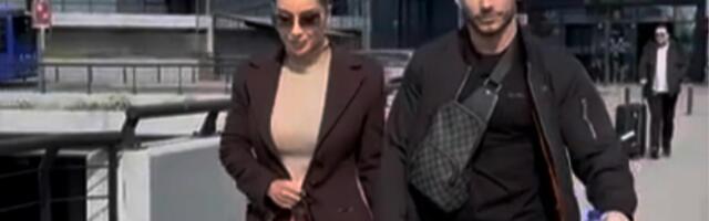 "DOLAZIM IZ TREĆE SMENE" Tea Tairović ne ispušta ruku supruga Ivana, umorno lice krije naočarima za sunce (FOTO/VIDEO)