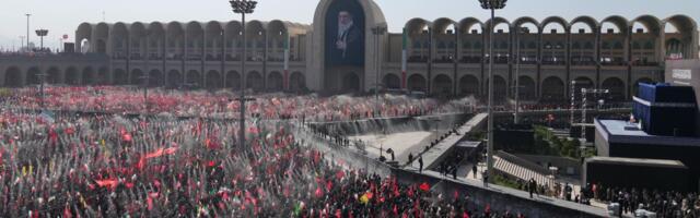 Vodeći iranski zvaničnici na sahrani Alija Hamneija: Odjekivale preteće poruke Trampu, Americi i Izraelu