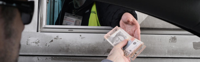 POJAČAN BROJ VOZILA NA FREKVENTNIM PRAVCIMA! AMSS apeluje na vozače da pripreme ranije novac za putarinu