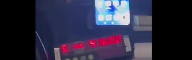 "Štoperica ili taksimetar": Snimak iz taksija razbesneo sve (VIDEO)