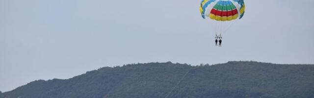 "Vlasnik agencije ne govori istinu": Javila se rođaka devojke koja je poginula na parasejlingu u Budvi