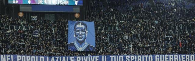 "Ponovo živi tvoj ratnički duh..." Navijači Lacija razvukli transparent u čast Siniše Mihajlovića